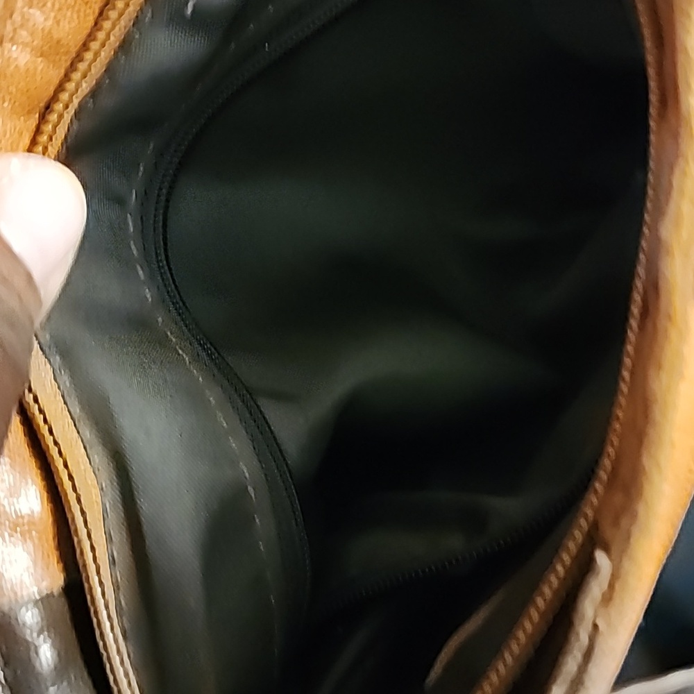 Crossbody - Picture 5 of 6